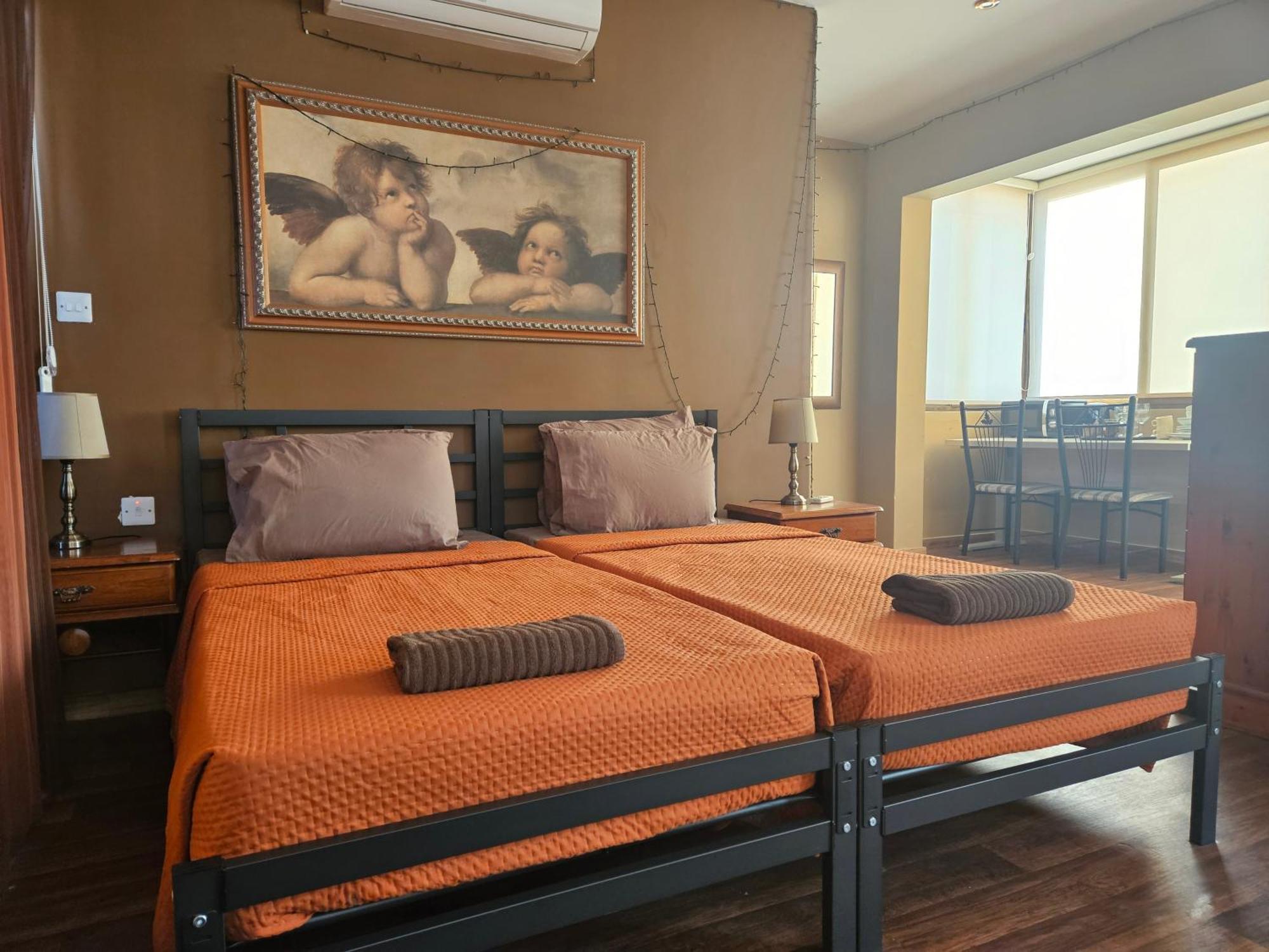 Lotus Guest House Malta Gzira Экстерьер фото